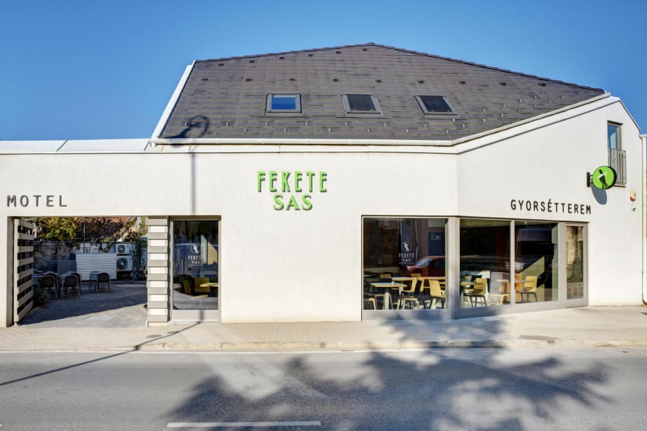 Fekete Sas Motel Esztergom Extérieur photo