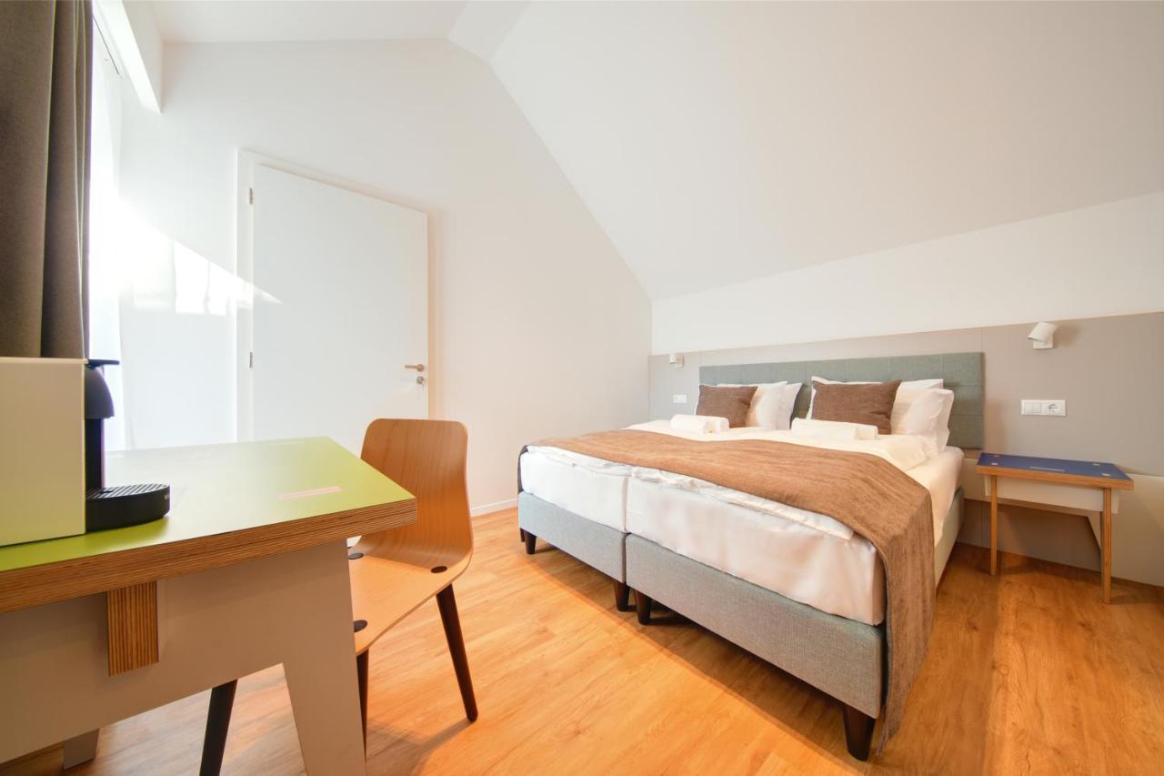 Fekete Sas Motel Esztergom Extérieur photo